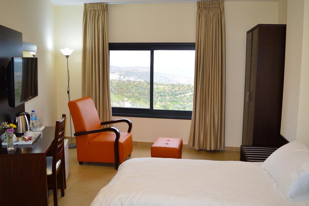 רמאללה Taybeh Golden Hotel מראה חיצוני תמונה
