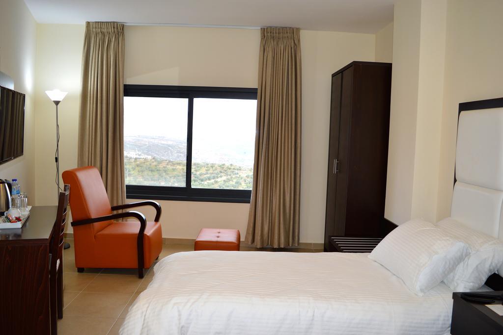 רמאללה Taybeh Golden Hotel מראה חיצוני תמונה
